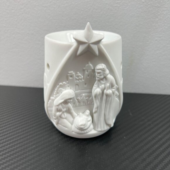 Scentsy Rejoice Nativity Scene Retired Mini Plug In Warmer Tested New open box - Picture 1 of 11